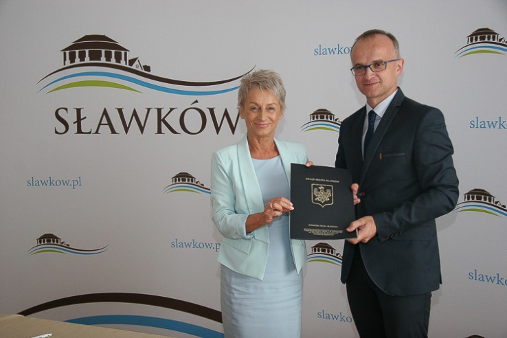 Podpisanie umowy przez marszałek Ochęduszko-Ludwik - Sławków