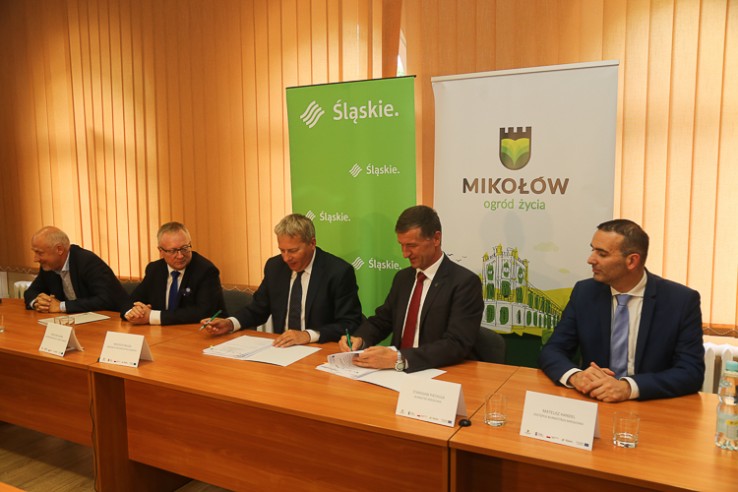 Podpisanie umowy przez marszałka Wojciecha Saługę - Mikołów
