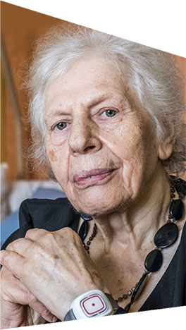 Fotografia przedstawia Helenę Pietraszkiewicz, starszą panią, która uczestniczy w projekcie.