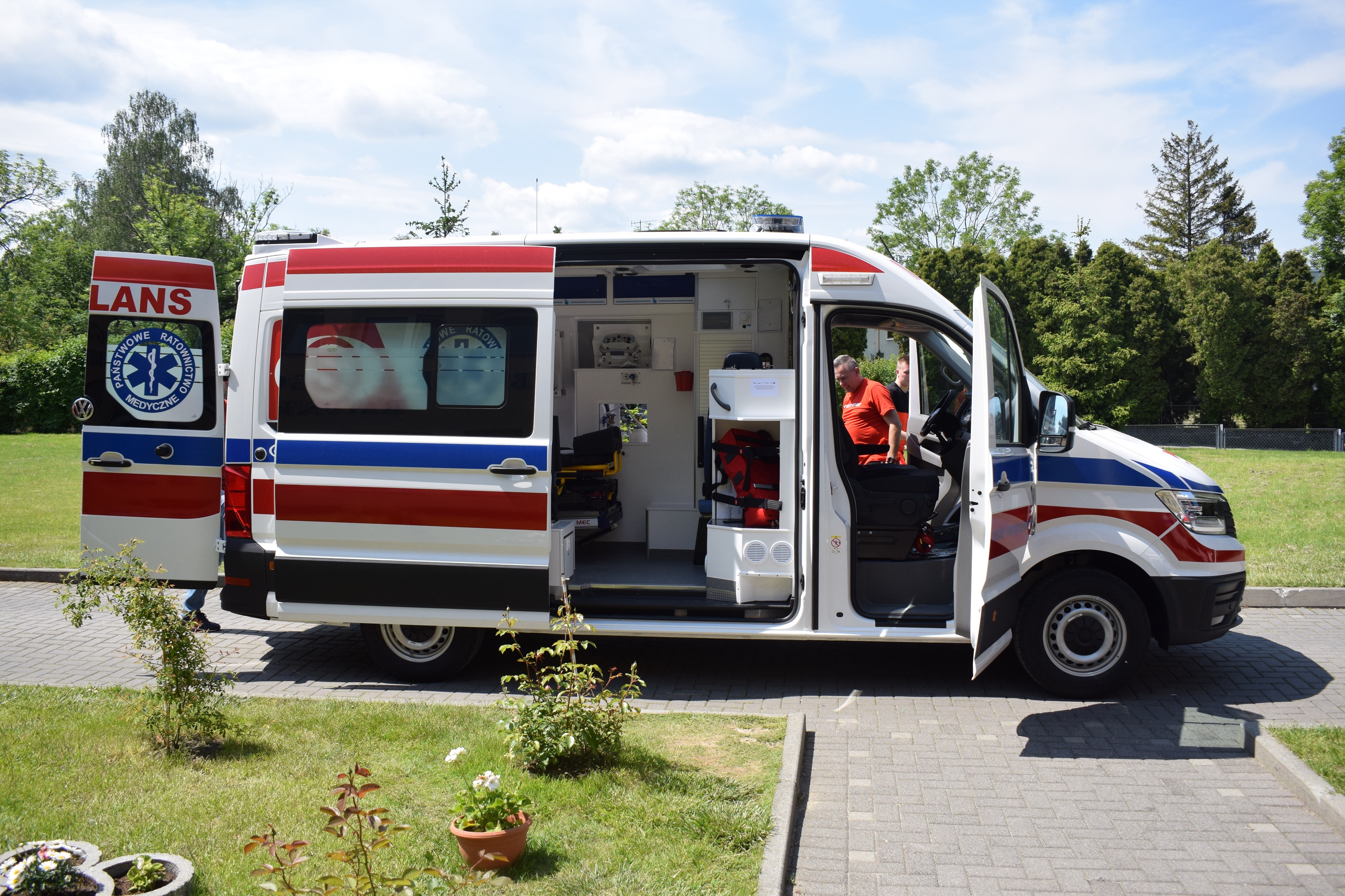 Bielskie Pogotowie Ratunkowe - wyposażenie ambulansu 3
